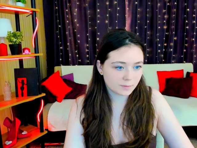 AlluringLookk live cam on BongaCams