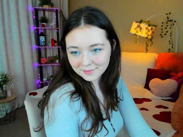 AlluringLookk live cam on BongaCams