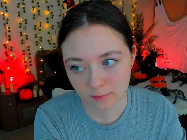 AlluringLookk live cam on BongaCams