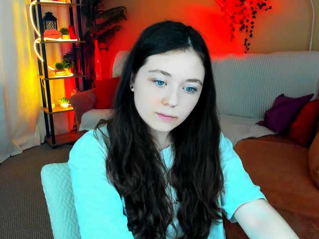 AlluringLookk live cam on BongaCams