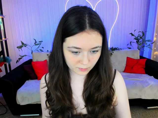 AlluringLookk live cam on BongaCams