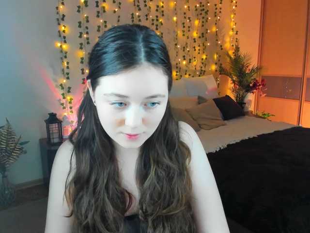 AlluringLookk live cam on BongaCams
