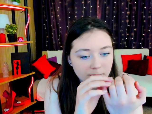 AlluringLookk live cam on BongaCams