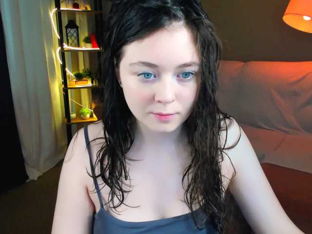 AlluringLookk live cam on BongaCams