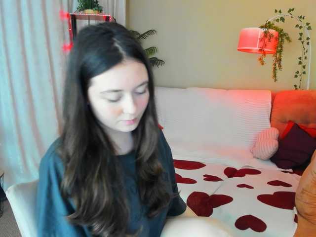 AlluringLookk live cam on BongaCams
