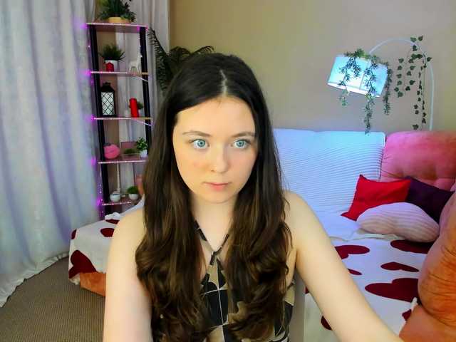 AlluringLookk live cam on BongaCams