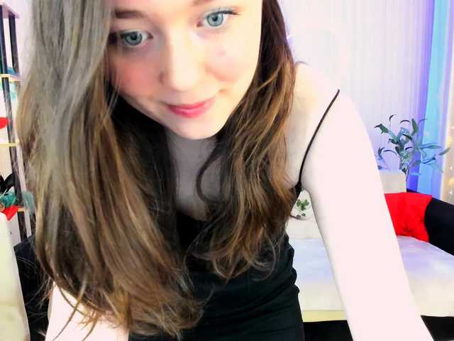 AlluringLookk live cam on BongaCams