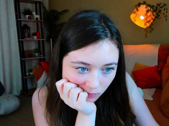 AlluringLookk live cam on BongaCams