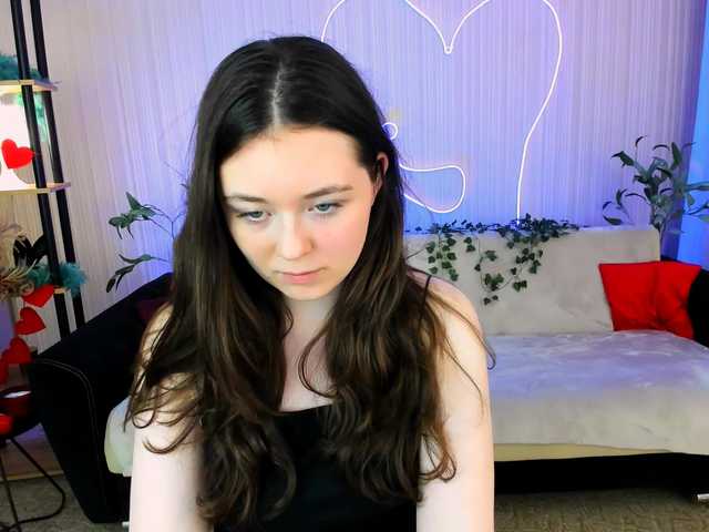 AlluringLookk live cam on BongaCams