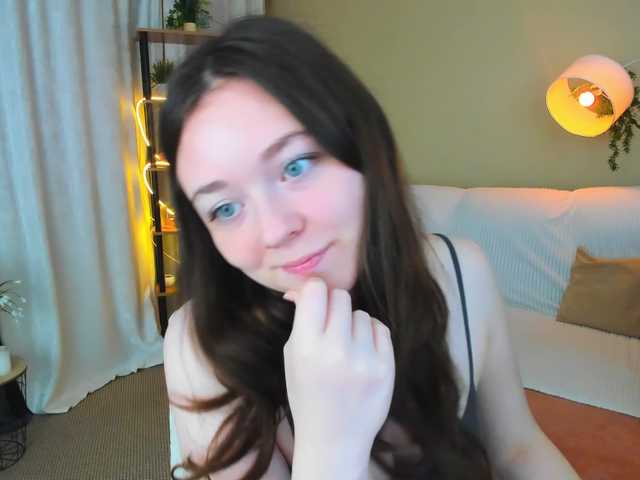 AlluringLookk live cam on BongaCams