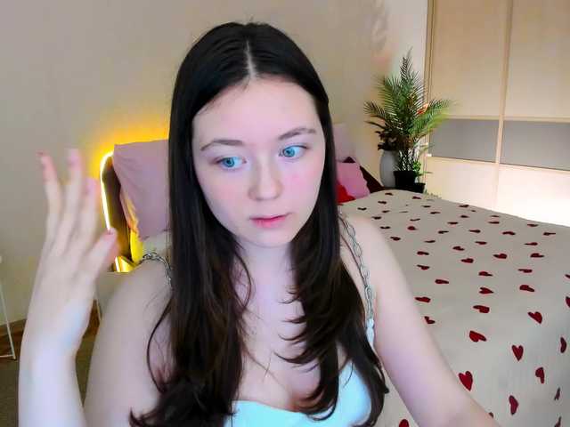 AlluringLookk live cam on BongaCams