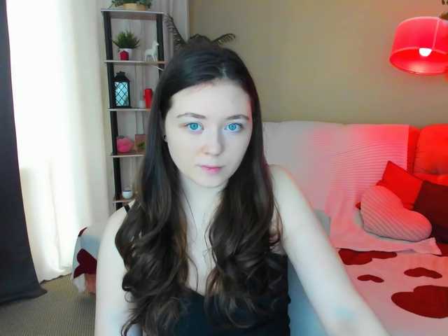 AlluringLookk live cam on BongaCams