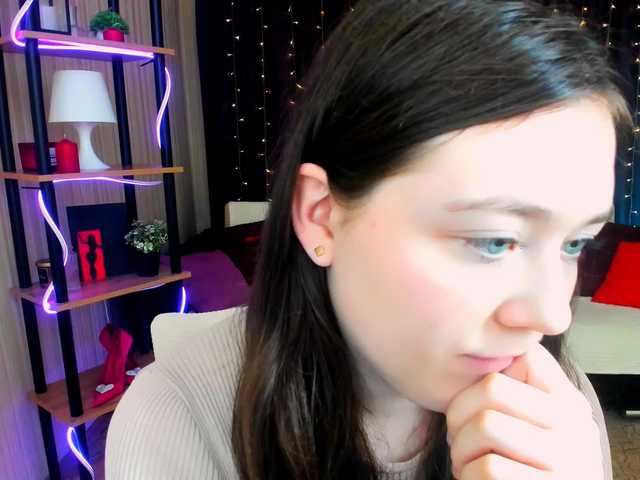 AlluringLookk live cam on BongaCams