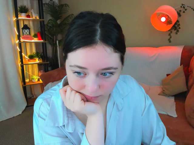 AlluringLookk live cam on BongaCams