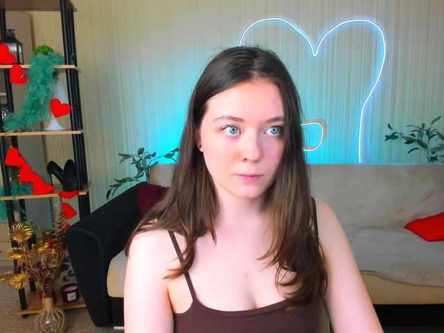 AlluringLookk live cam on BongaCams