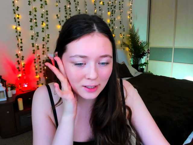 AlluringLookk live cam on BongaCams