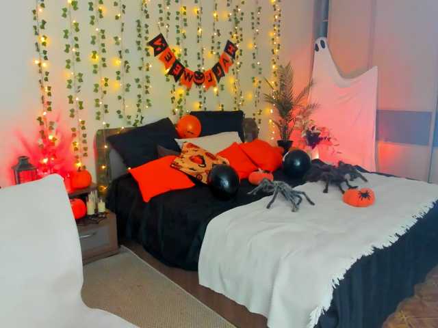 AlluringLookk live cam on BongaCams