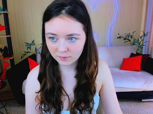 AlluringLookk live cam on BongaCams