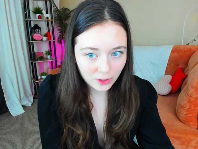 AlluringLookk live cam on BongaCams