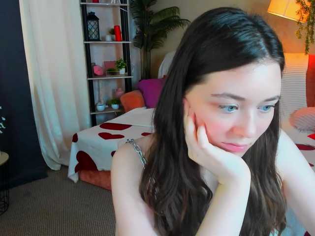 AlluringLookk live cam on BongaCams