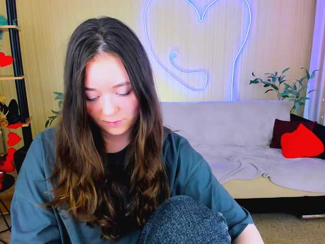AlluringLookk webcam