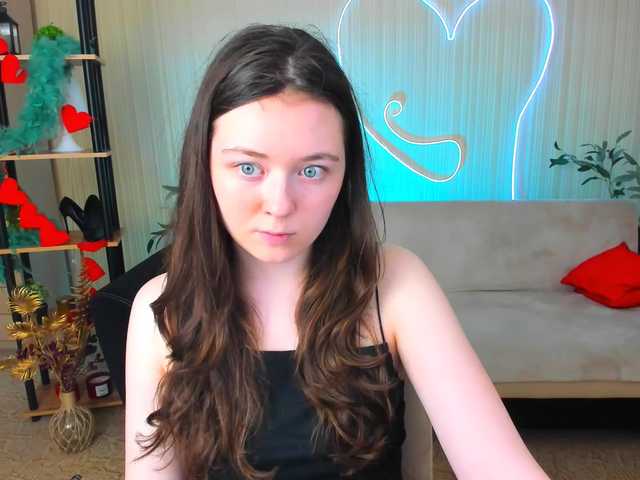 AlluringLookk live cam on BongaCams