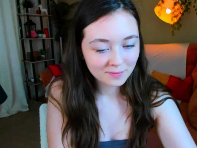 AlluringLookk live cam on BongaCams