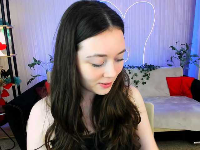 AlluringLookk live cam on BongaCams