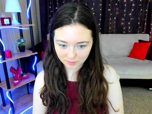AlluringLookk live cam on BongaCams