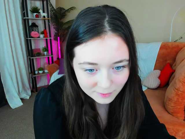 AlluringLookk live cam on BongaCams