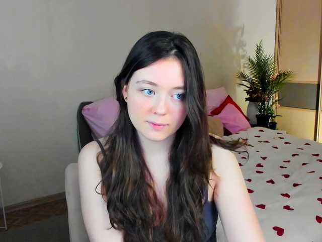 AlluringLookk live cam on BongaCams