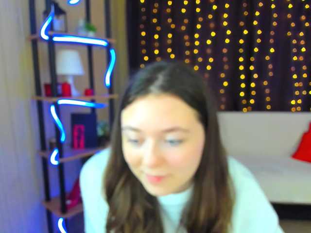 AlluringLookk live cam preview