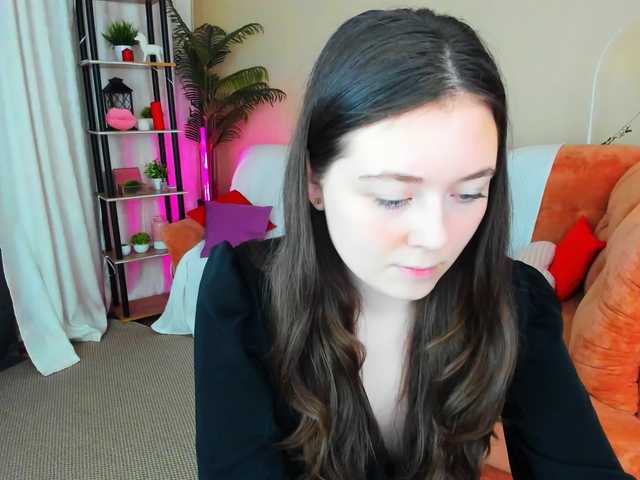 AlluringLookk live cam on BongaCams