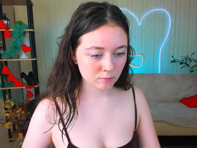 AlluringLookk live cam on BongaCams