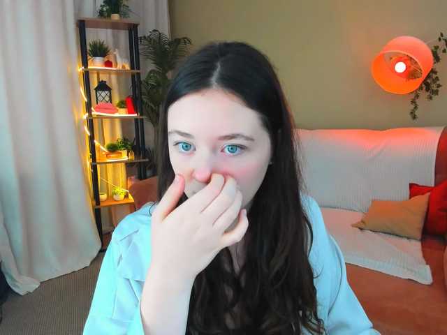 AlluringLookk live cam on BongaCams