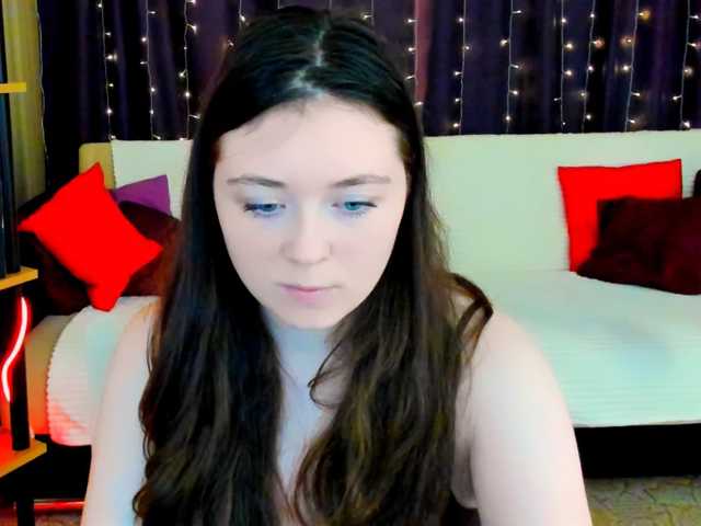 AlluringLookk live cam on BongaCams