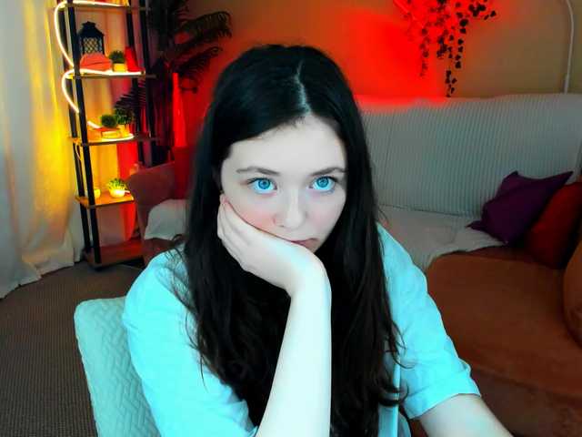AlluringLookk live cam on BongaCams