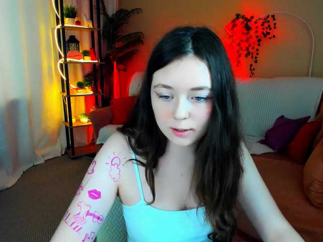 AlluringLookk live cam on BongaCams