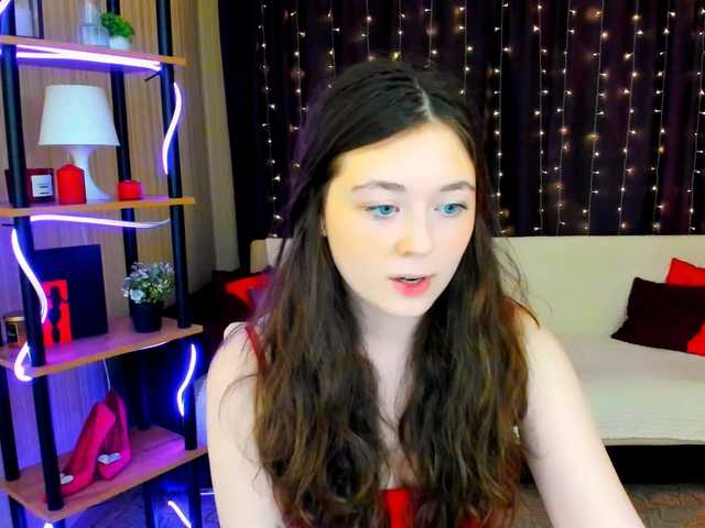 AlluringLookk live cam on BongaCams