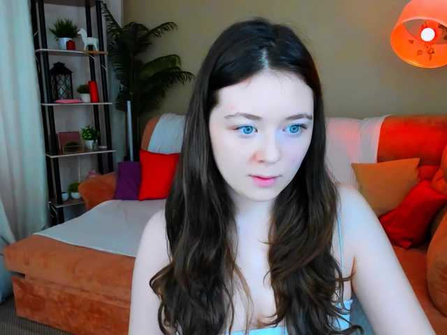 AlluringLookk live cam on BongaCams