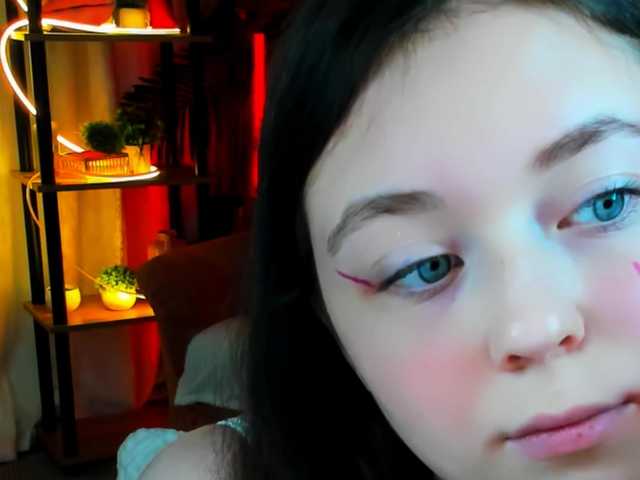 AlluringLookk live cam on BongaCams
