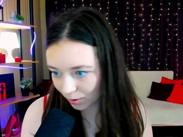 AlluringLookk live cam on BongaCams