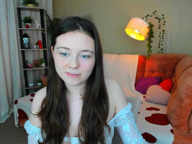AlluringLookk live cam on BongaCams