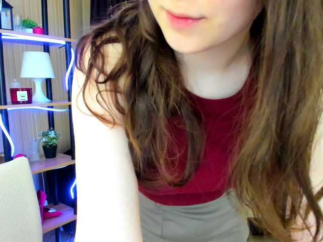 AlluringLookk live cam on BongaCams