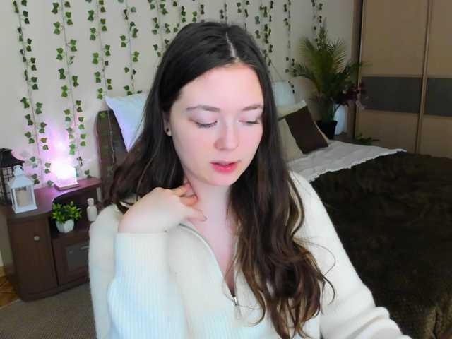 AlluringLookk live cam on BongaCams