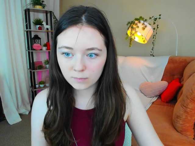 AlluringLookk live cam on BongaCams