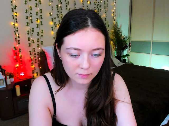 AlluringLookk live cam on BongaCams