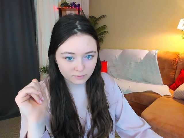 AlluringLookk webcam