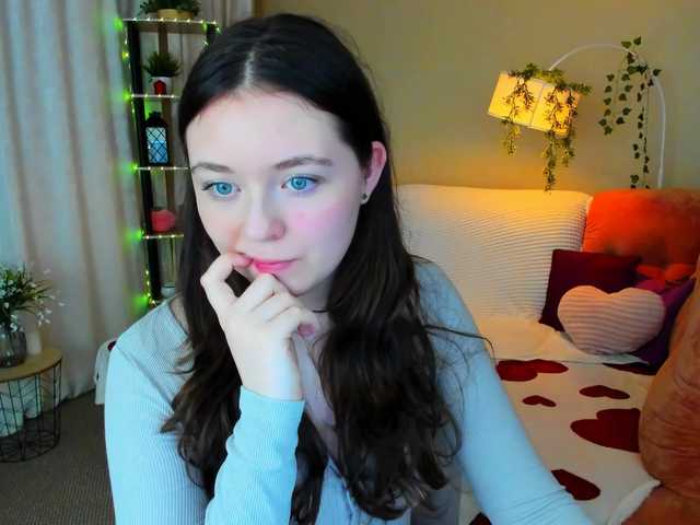 AlluringLookk live cam on BongaCams