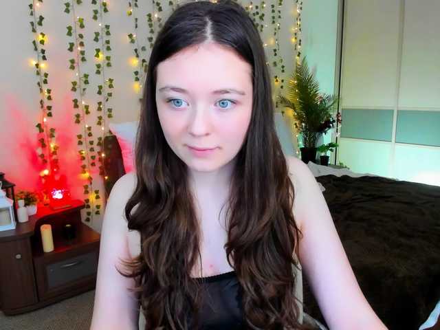 AlluringLookk live cam on BongaCams